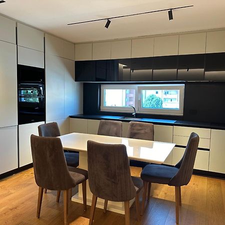 Skyline Exclusive Apartment Peje Luaran gambar