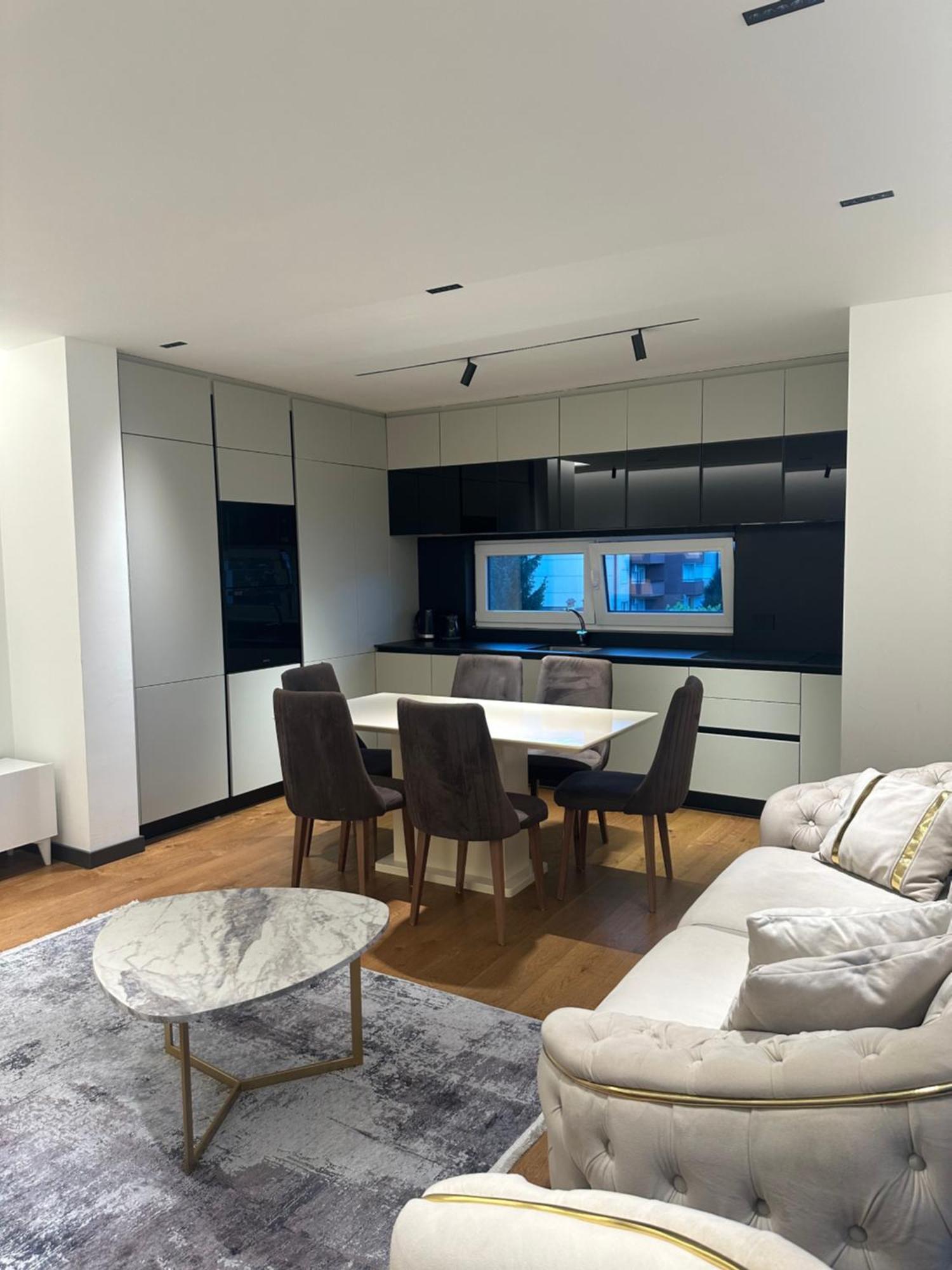 Skyline Exclusive Apartment Peje Luaran gambar