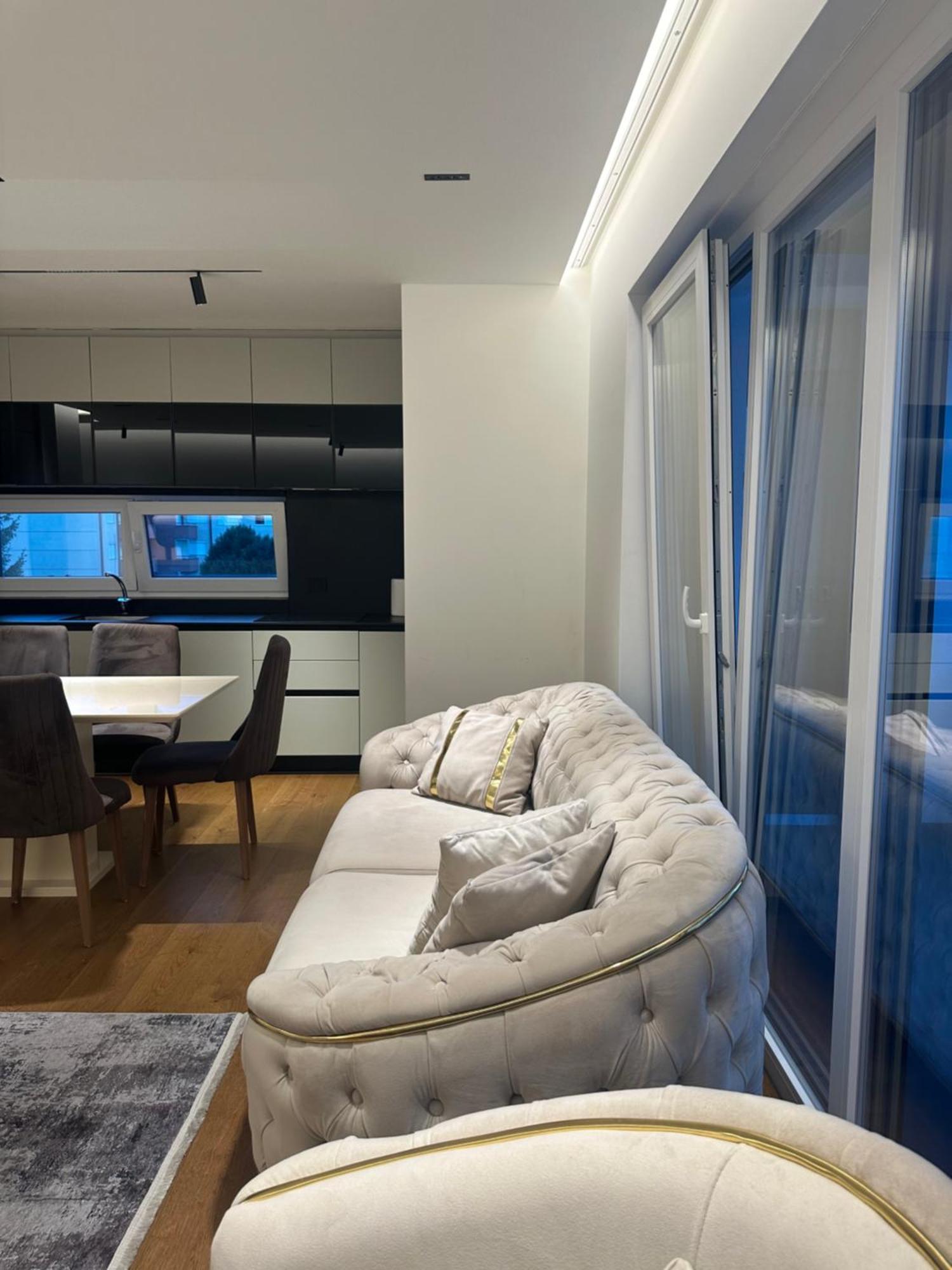 Skyline Exclusive Apartment Peje Luaran gambar
