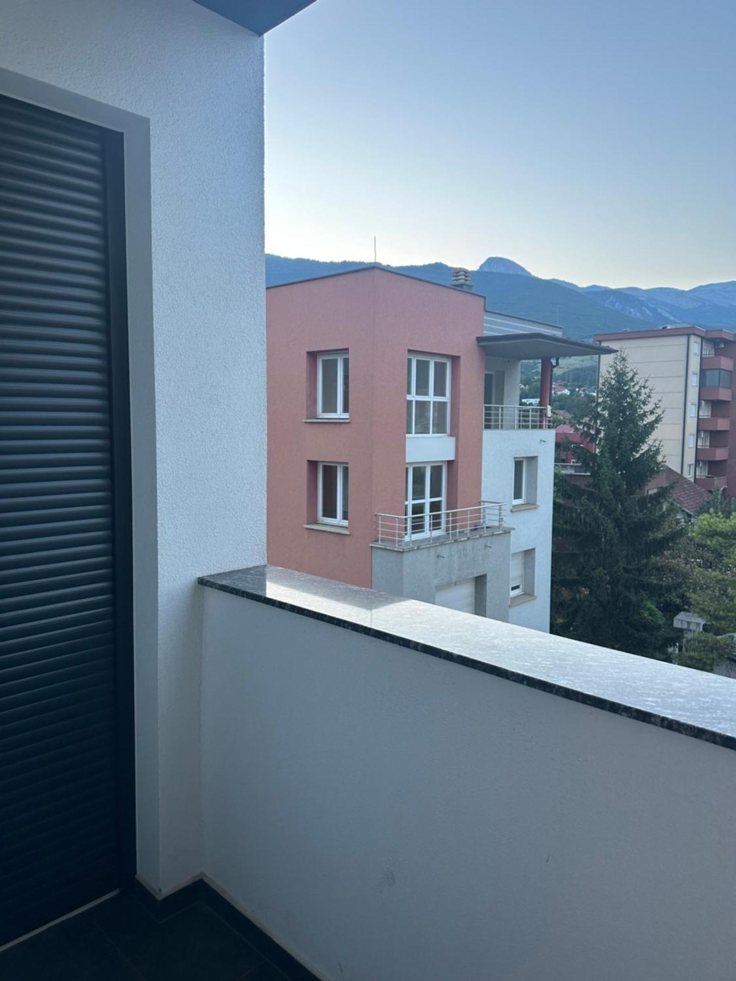 Skyline Exclusive Apartment Peje Luaran gambar