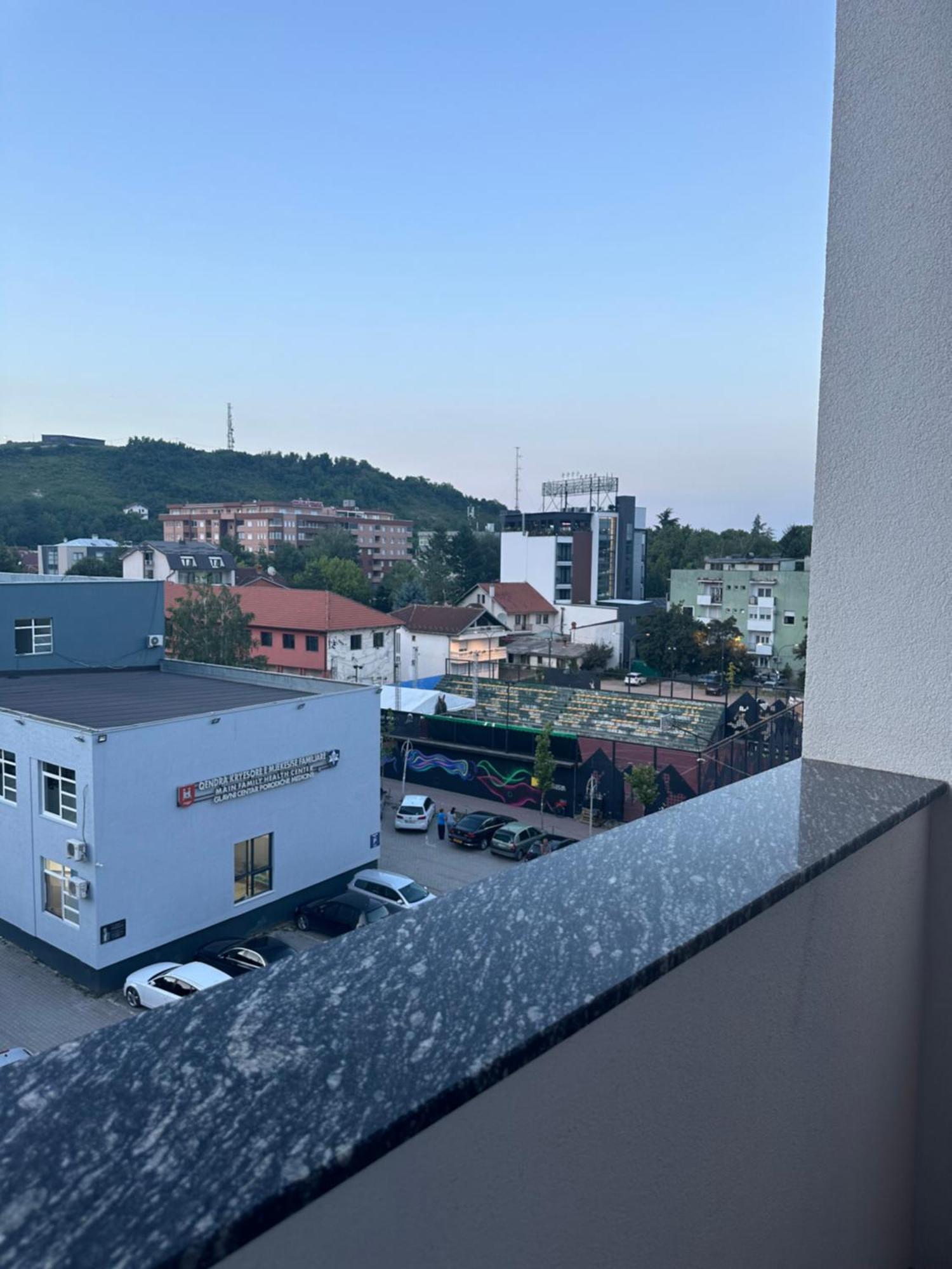 Skyline Exclusive Apartment Peje Luaran gambar
