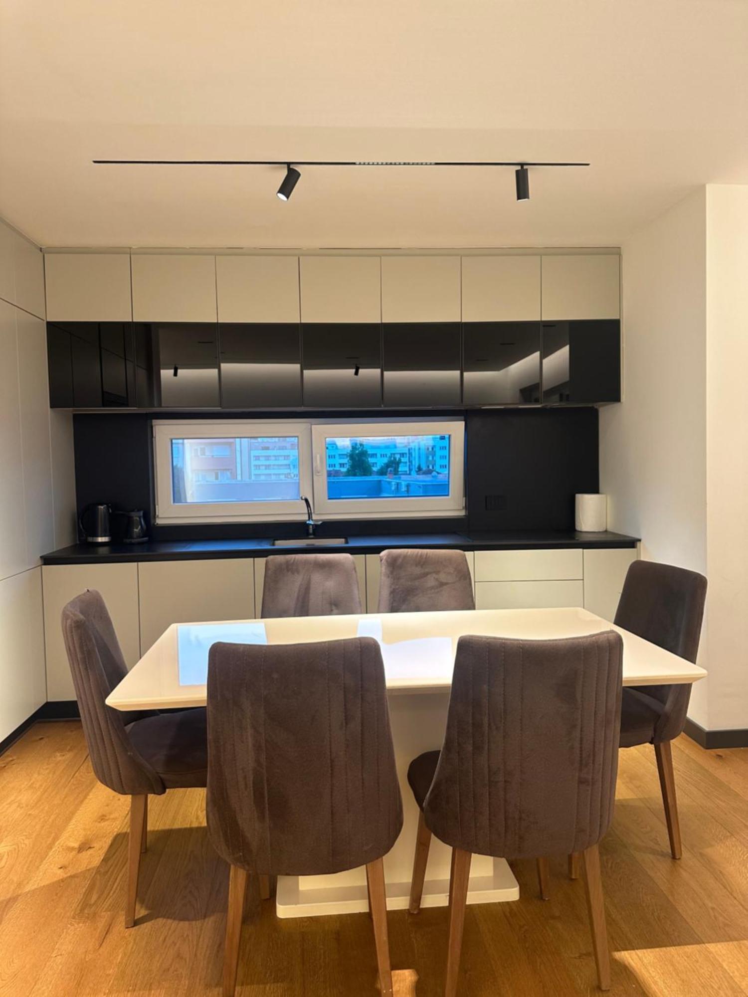 Skyline Exclusive Apartment Peje Luaran gambar