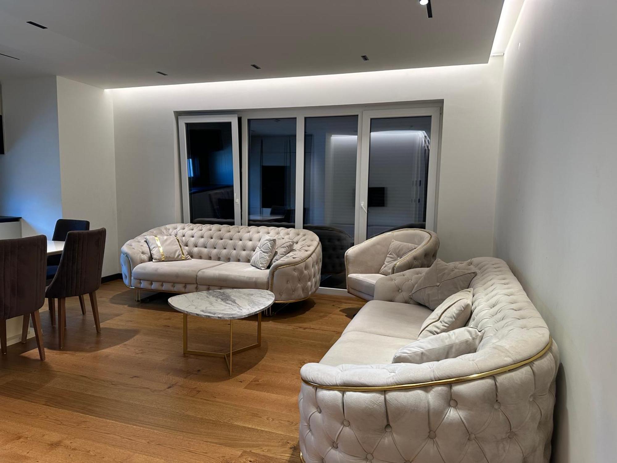 Skyline Exclusive Apartment Peje Luaran gambar