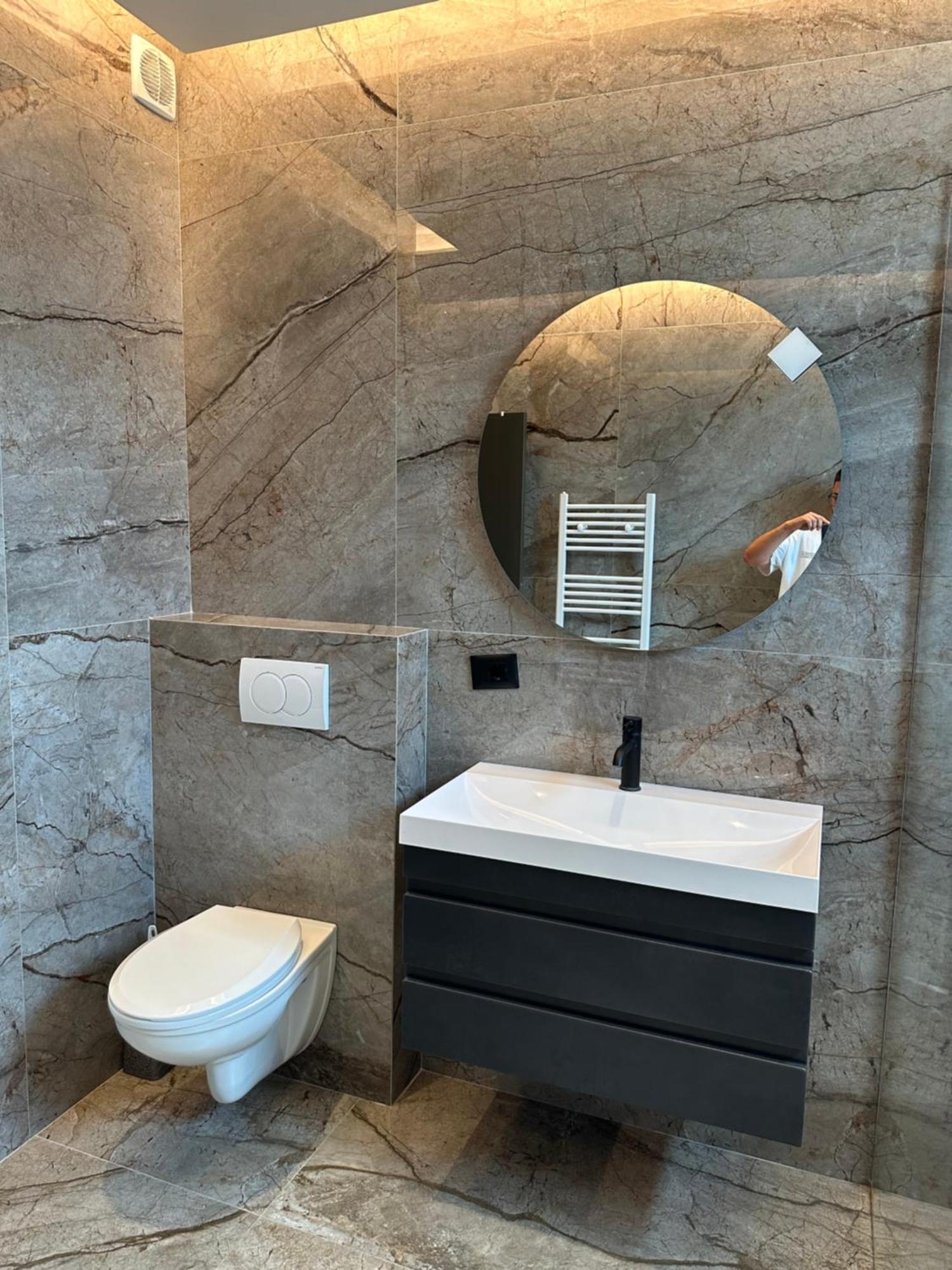 Skyline Exclusive Apartment Peje Luaran gambar